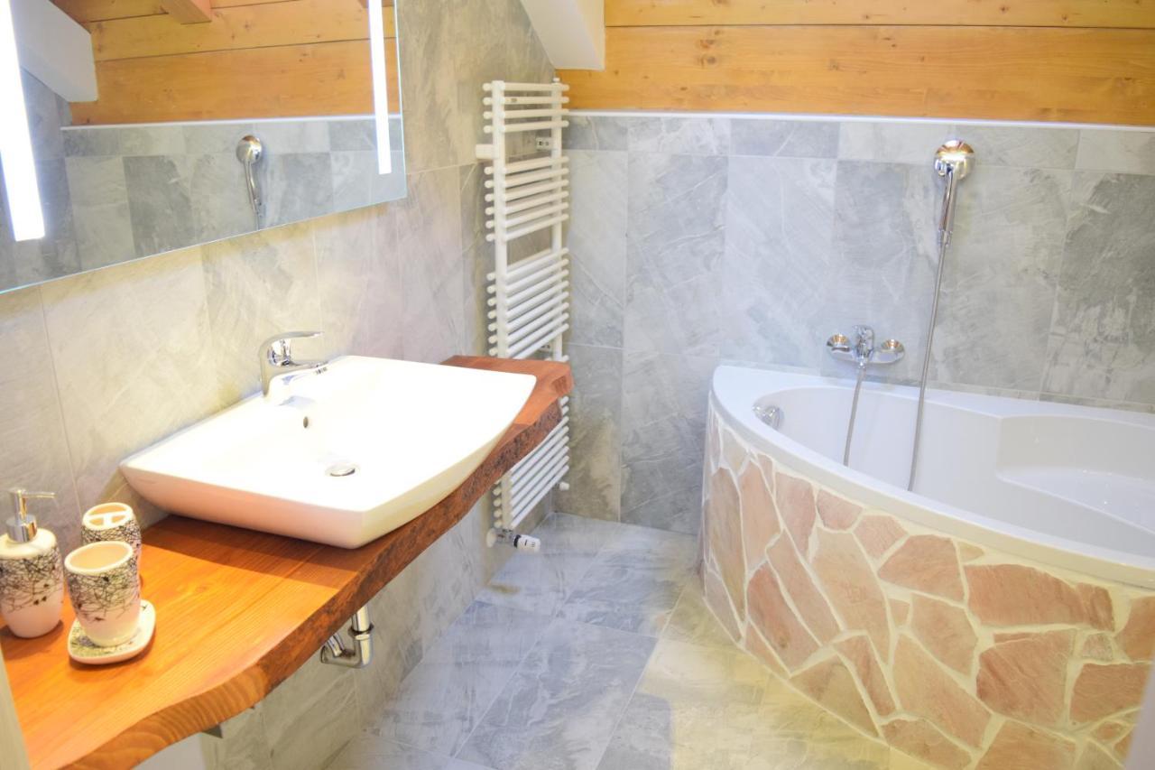 Casa Vacanza Cadorna Residence Tarvisio Exteriör bild